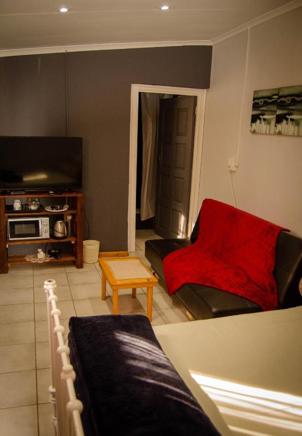 A & R Guesthouse Bloemfontein Exterior photo