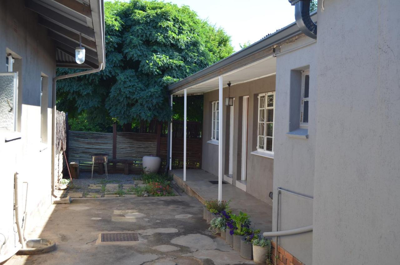 A & R Guesthouse Bloemfontein Exterior photo